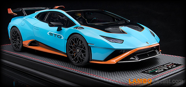 LAMBORGHINI HURACÁN STO MODEL CAR ON A SCALE OF 1:18 BY MR