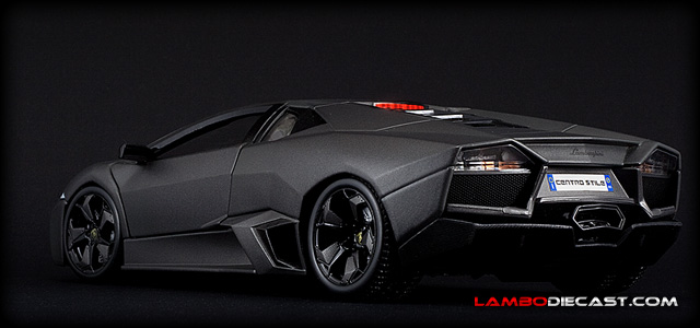 The 1/18 Lamborghini Reventon from Bburago, a review by