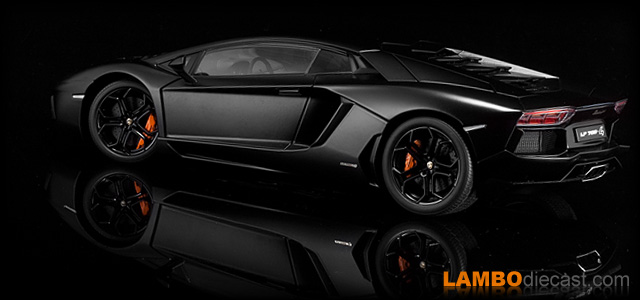 Miniature Lamborghini Aventador LP700-4 1/18 Burago LP700-4 Noire