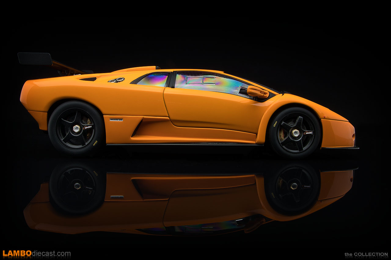 Side view of the 1/18 scale Lamborghini Diablo GTR by AUTOart