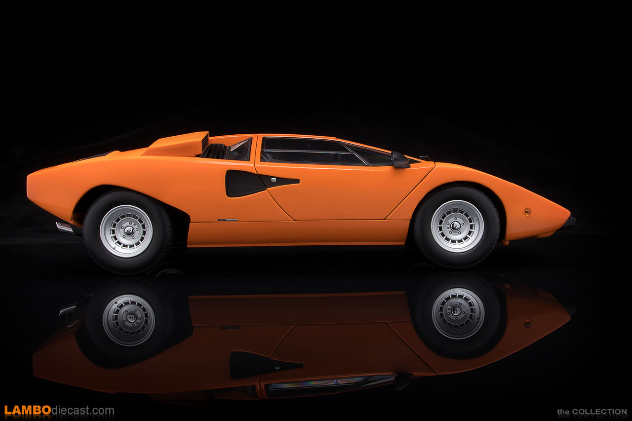 Side view of the Lamborghini Countach LP400 by Kyosho