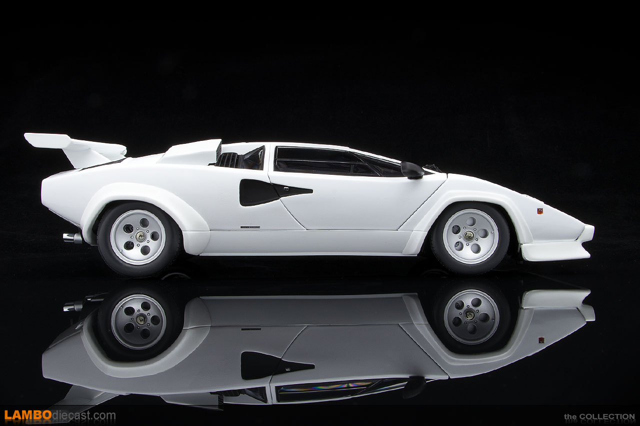 The Lamborghini Countach Quattrovalvole by Kyosho