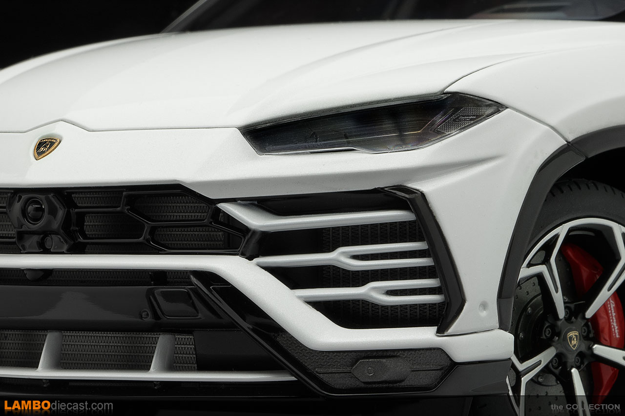 A closer look at the detail in the headlights of the AUTOart Lamborghini Urus