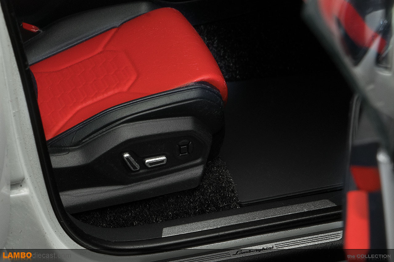 You can just distinguish the Q-Citura stitching pattern on the AUTOart Lamborghini Urus seats