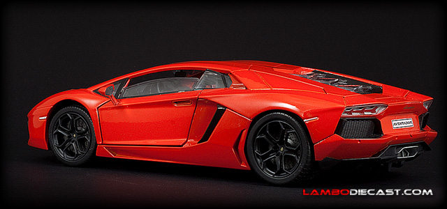 Lamborghini Aventador LP700-4 by Mondo Motors