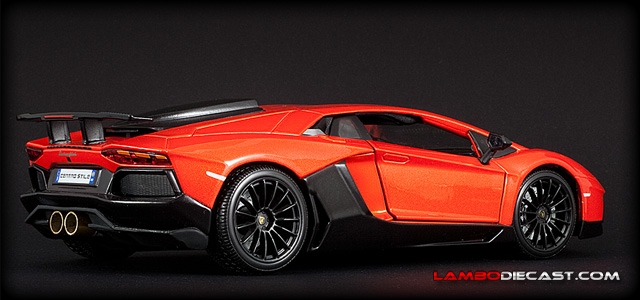 Lamborghini Aventador Super Veloce by Bburago