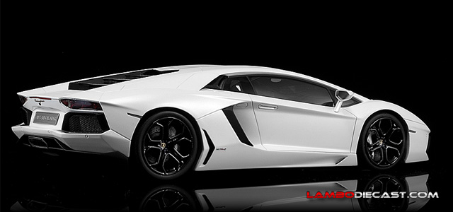 Lamborghini Aventador LP700-4 by MR