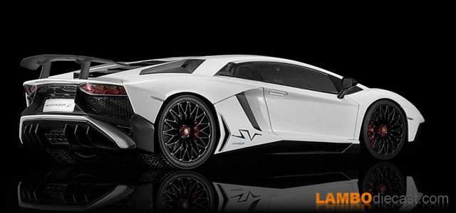 Lamborghini Aventador LP750-4 Superveloce by Kyosho