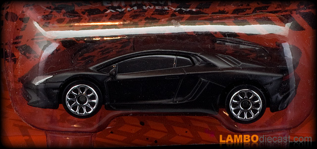 Lamborghini Aventador LP750-4 Superveloce by Majorette